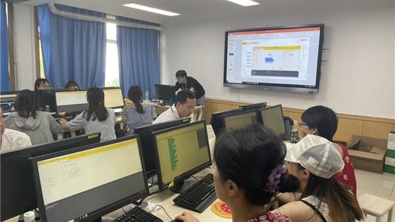 费用和退费条款是学员在选择成人教育机构时不可忽视的问题。以下是一些注意事项：